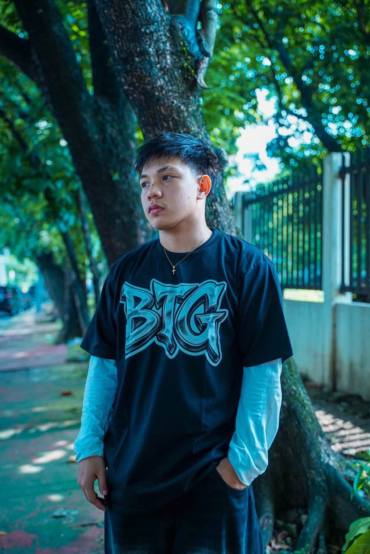 BTG BLACK CROSS OVERSIZED